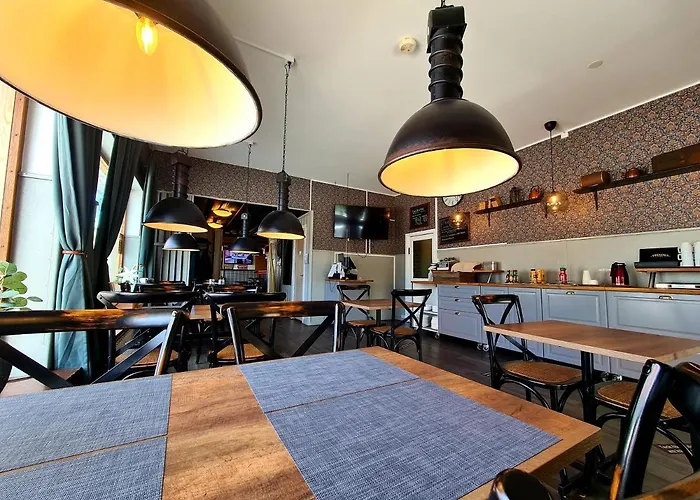 Dala-Jaerna Hotell Och Vandrarhem